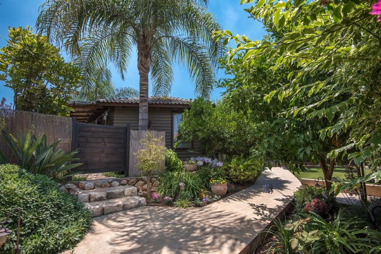 Talia Cabin Guest & Spa Rosh Pinna Exterior photo